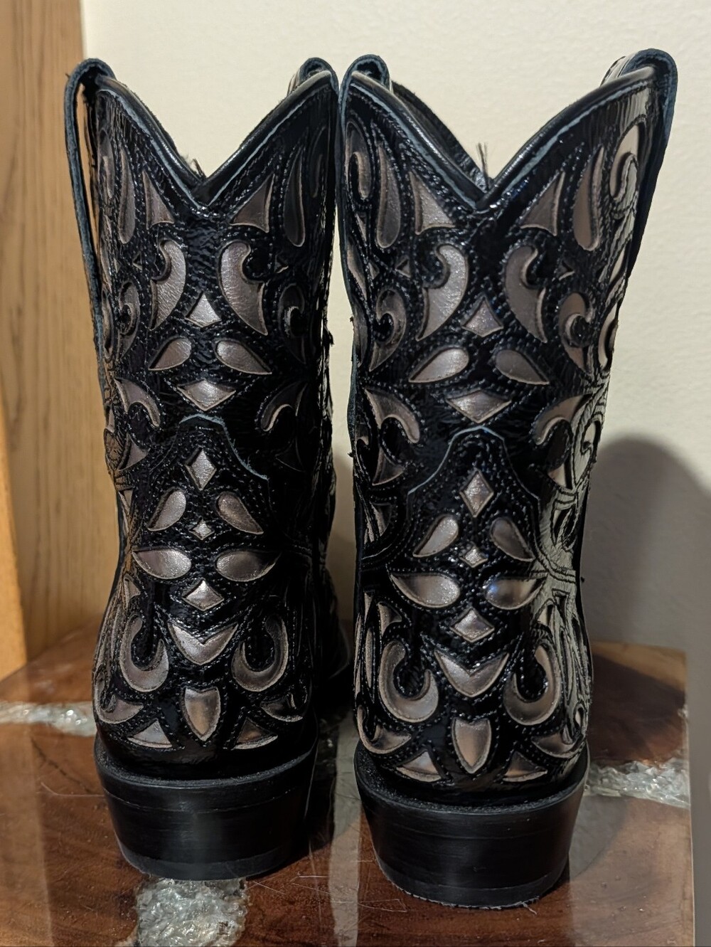 Ariat Valentina Outlay Western Boot in Black/Platinum sz 6 - Picture 6 of 12